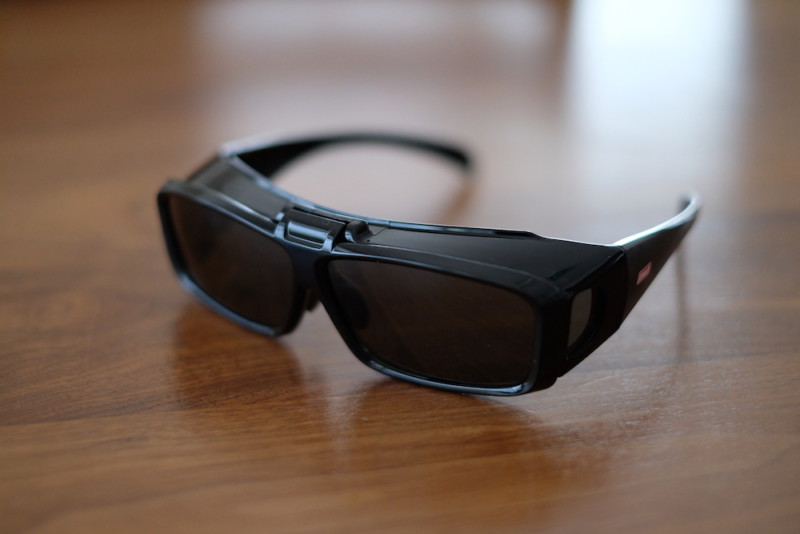 跳ね上げ式偏光オーバーグラス（コールマン）は眼鏡ユーザーにおすすめ。ゲス GU00022 メンズ サングラス Grey。