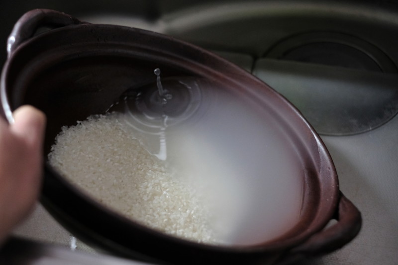 黒釉あかつち土鍋（萬古焼）｜洗米