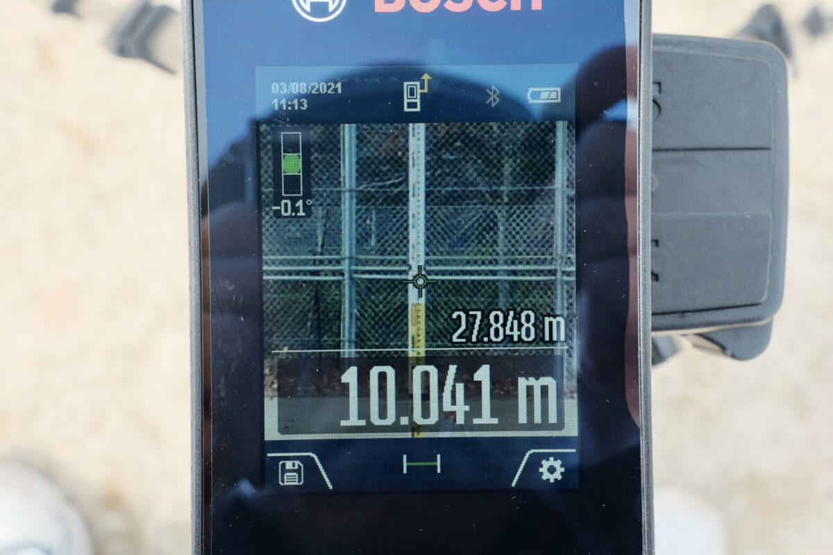 ボッシュのデジタルファインダー付レーザー距離計で屋外でも測距が簡単！