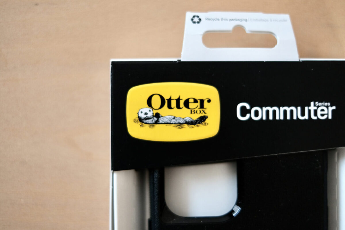 iPhone12用ケース「Commuter（OtterBox）」｜