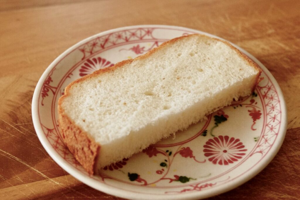 ヨーグルトメーカーで作った自家製の甘麹で作った食パン