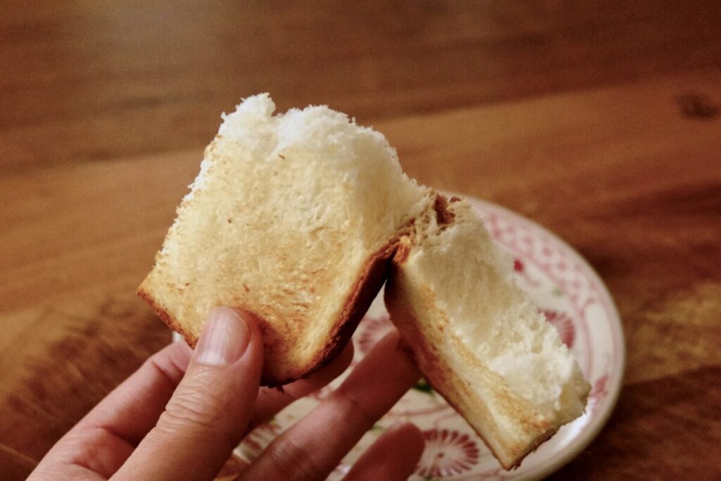 ヨーグルトメーカーで作った自家製の甘麹で作った食パン